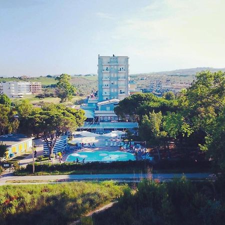 Hotel Perrozzi Vasto Kültér fotó