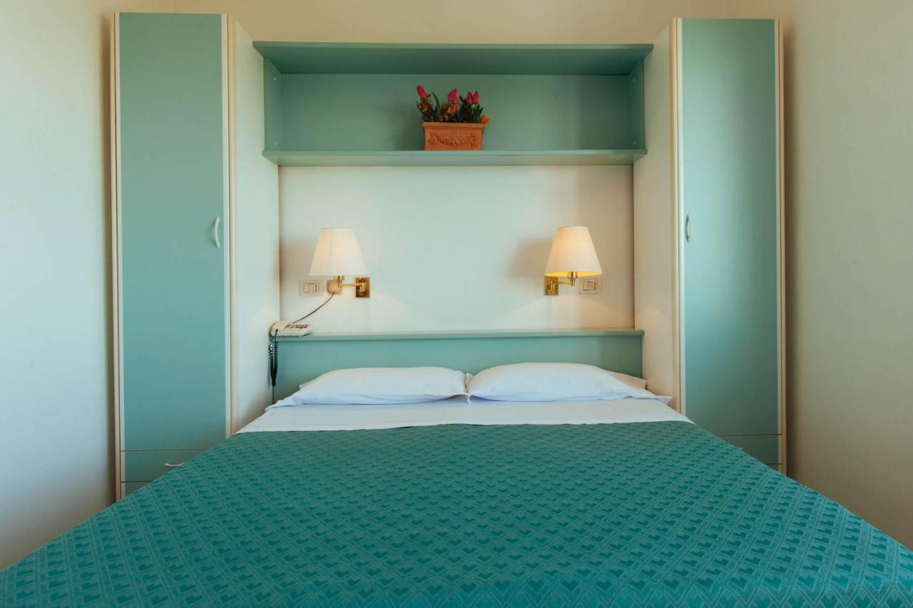 Hotel Perrozzi Vasto Szoba fotó