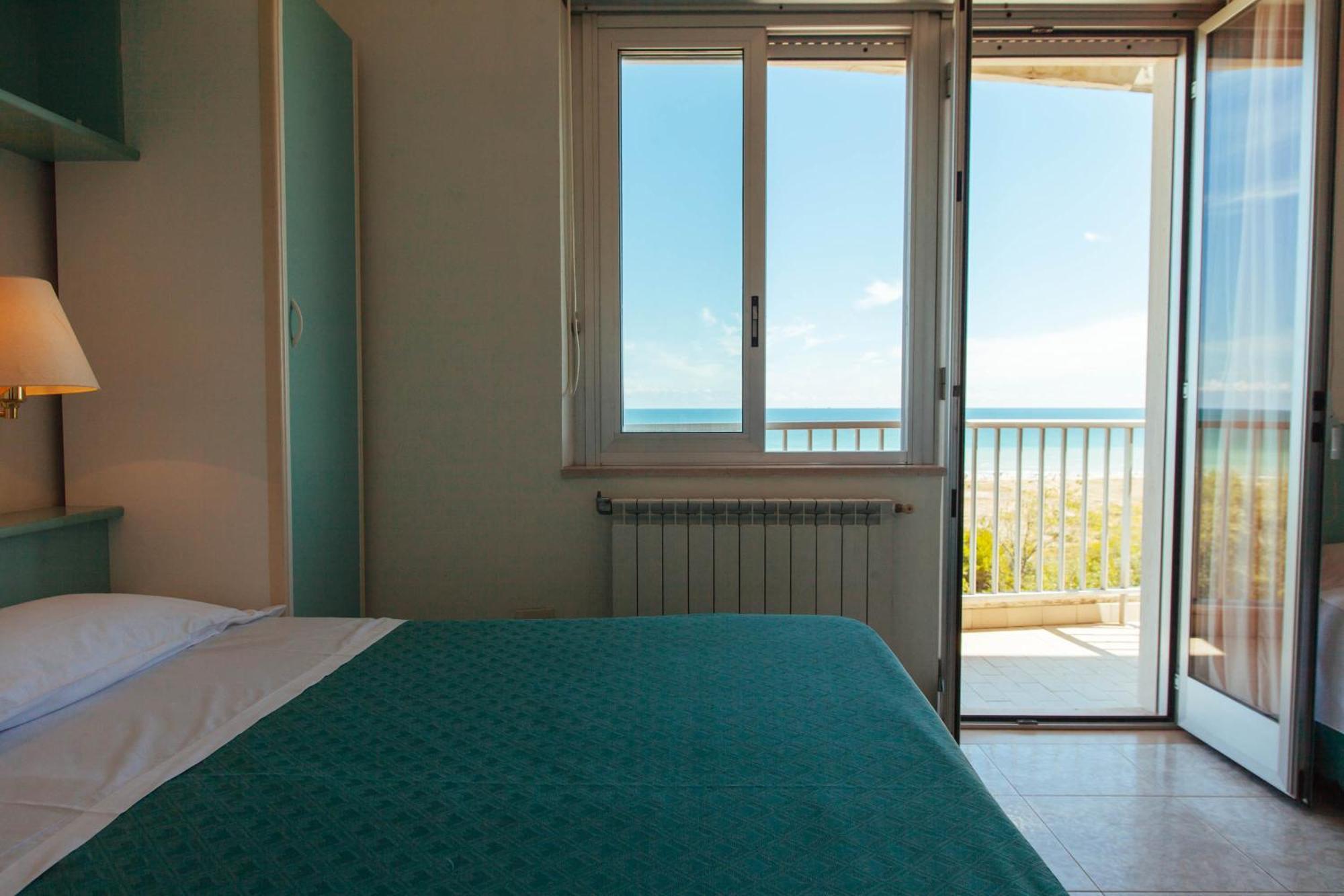Hotel Perrozzi Vasto Szoba fotó